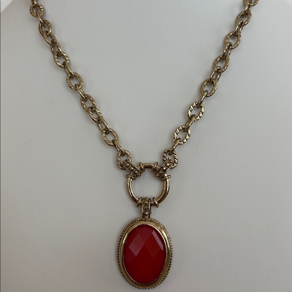 2028 Gold tone chain link necklace 16" - 19" medallion - Picture 8 of 13